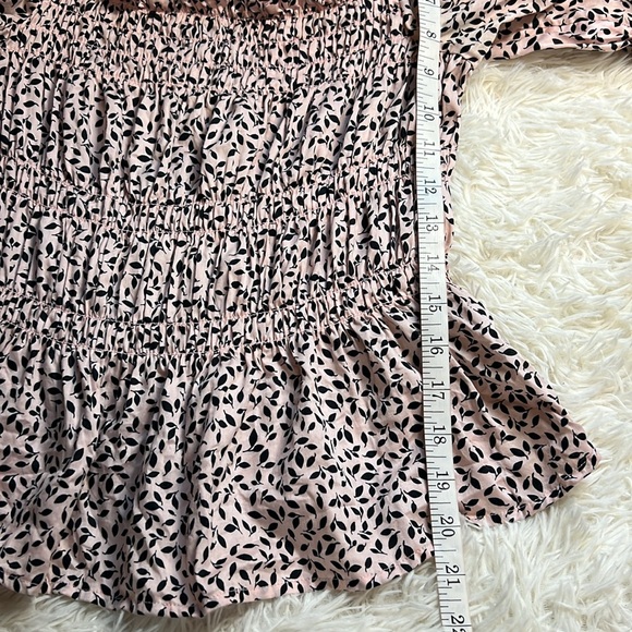 Who What Wear Women’s Size Medium Off The Shoulder Smocked Pink/Black Leaf Top - Picture 6 of 6